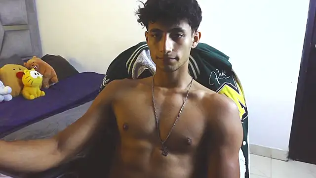 MaxiimoRomano_ webcam
