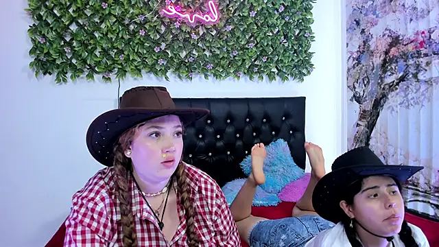 valeria_and_zoe webcam
