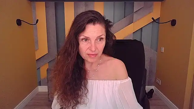 EllaLong webcam