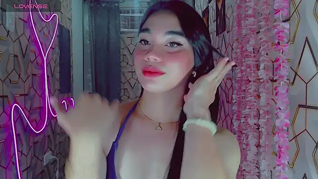 DreamGirlMia webcam