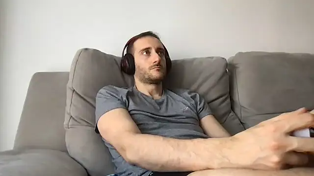 LukaShyGuy webcam