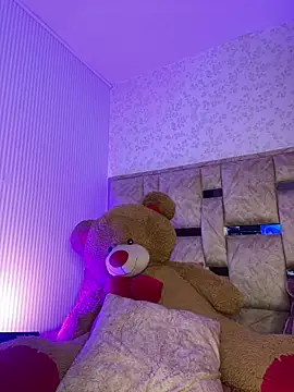 Alahia_pink_ webcam