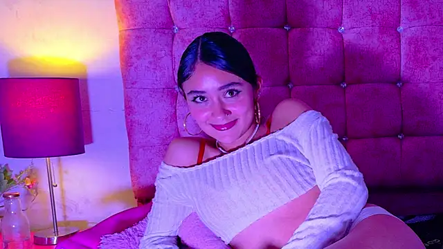 Mila_Dreamm webcam