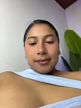 LinnaGardenia webcam