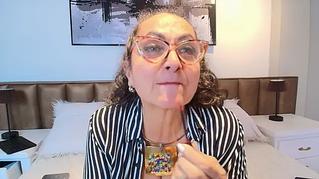 AlessandraLeroy webcam