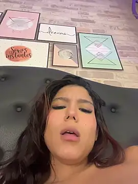 CherrySmirkXXX webcam