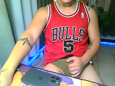 urhardfuckerAsiandaddy webcam