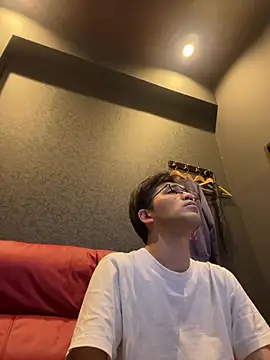 ryusei18570 live sex cam