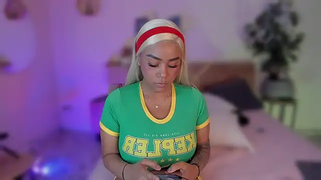 YariRose webcam