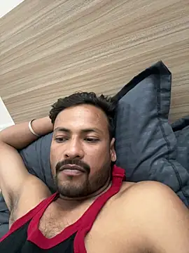 newdelhiBOY_ webcam