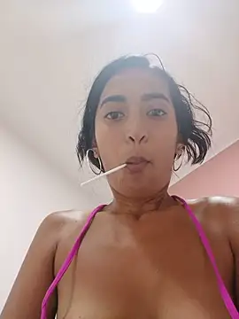 _Saraa- webcam