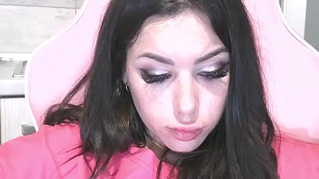 LovelyJulliette webcam