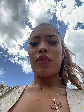MystiqueXXX webcam