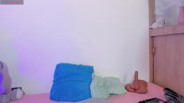 TianaGlow44 webcam