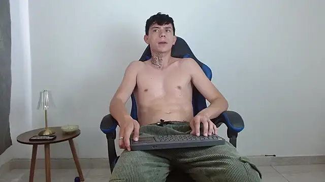 hot_teo_ webcam