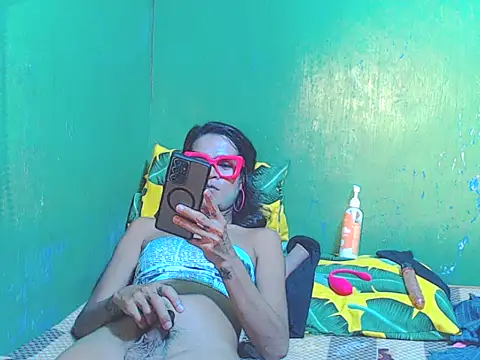 ToiletPlayBarbieDoll webcam