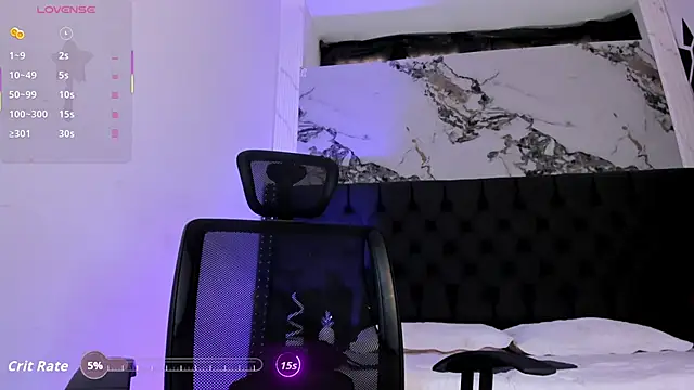 CarolineFyre webcam