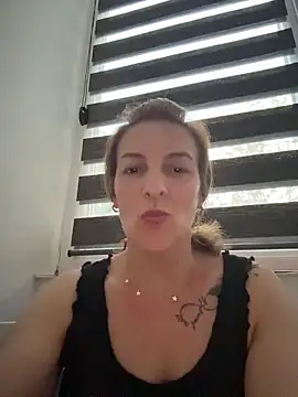 Hot-Milf4U webcam
