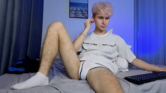 Joseph__Quinn webcam