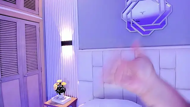 NanaOsaky webcam
