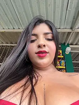 Isaa-Sweet webcam