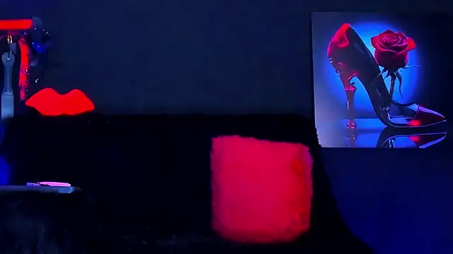 NikkiFlames webcam