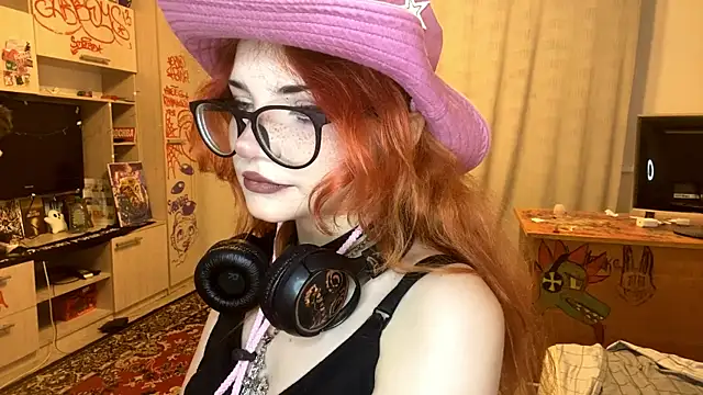 RedHeadCat webcam