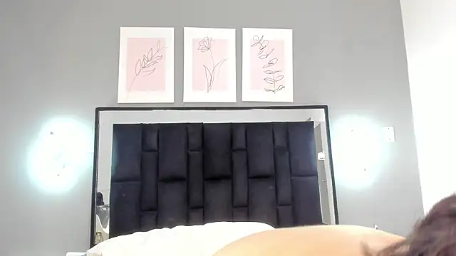 zoe_curvyy webcam