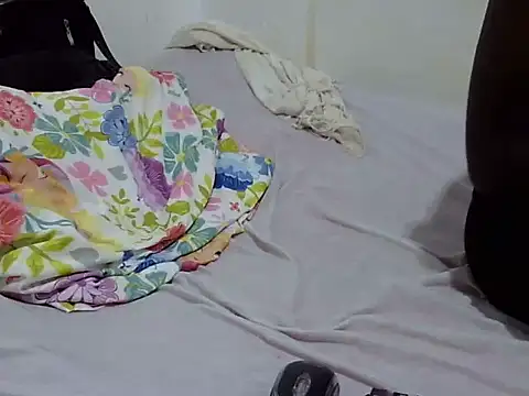 sweet_petite254 webcam
