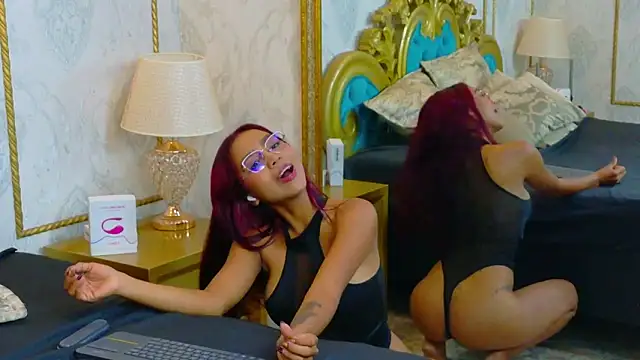 LucyLeah webcam