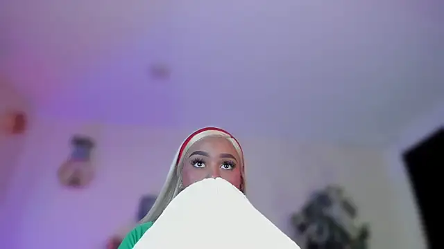 YariRose webcam