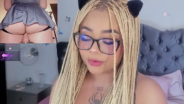conny__curly webcam