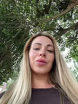 streetdoll webcam