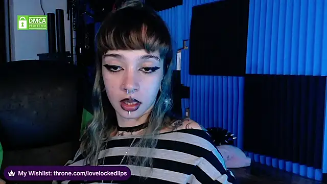 lovelockedlips webcam