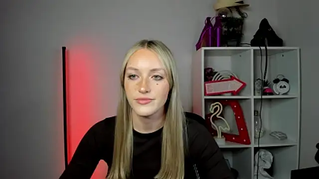 EvelynBlond webcam