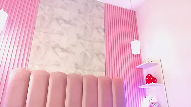 ArianaRougee webcam