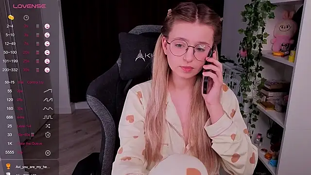 aviaveavii webcam