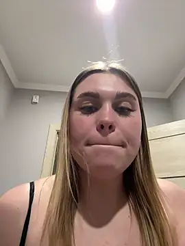 JuicyBootyEva webcam