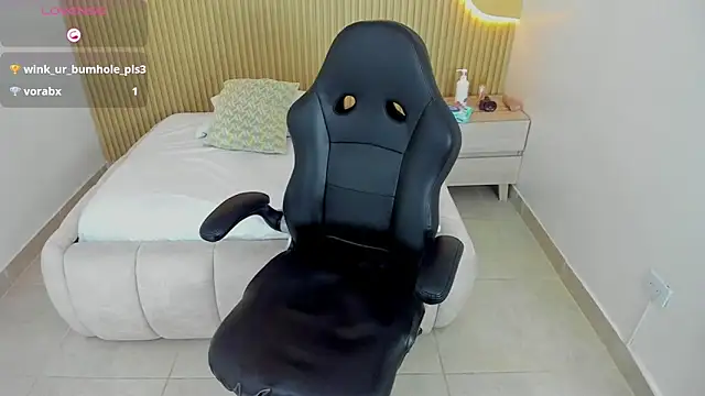 MEREDITHBENSON webcam
