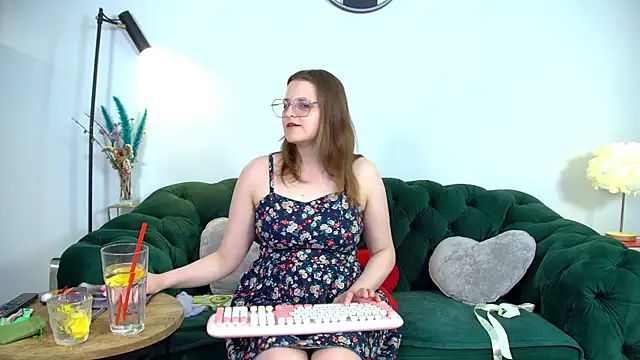 AlexaAvery webcam