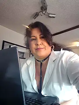 CurvyFireLatina webcam
