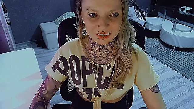InesGold webcam