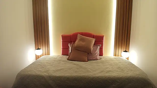 IvonneRoss_ webcam