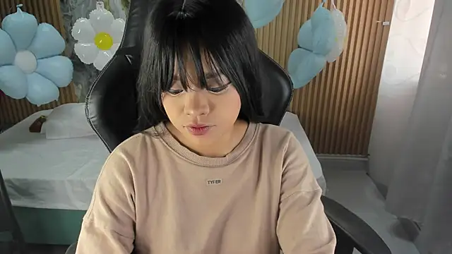 Lili_16 webcam