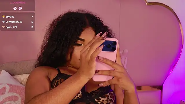 NahiaraReina webcam