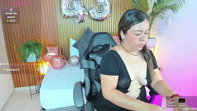 nahia_13 webcam