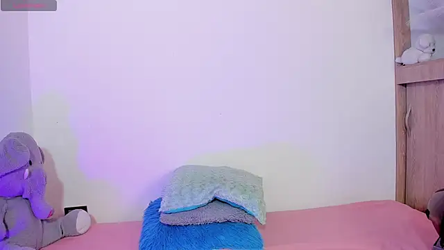 TianaGlow44 webcam