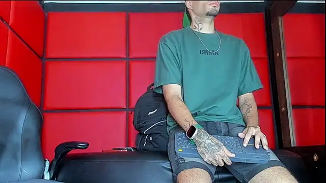 Daniel_huge22 webcam