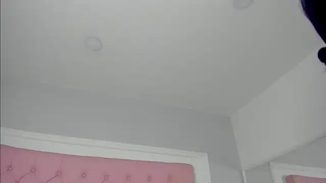 SarahDoll__ webcam