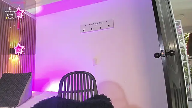 kitty__bunny webcam